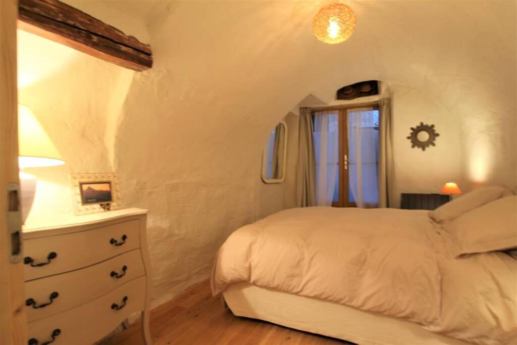 La Maison Laugier Charme, Confort, Authenticite Saint-Étienne-de-Tinée Eksteriør bilde